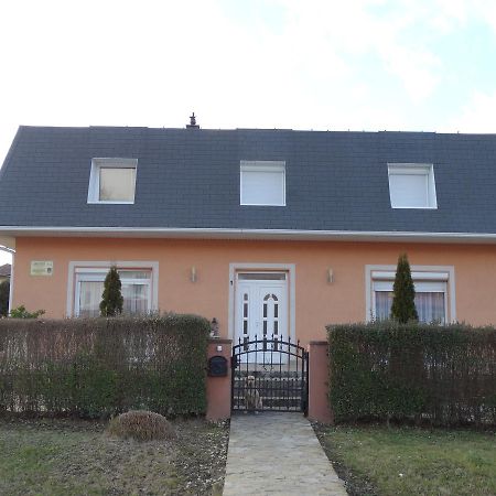 Herkules Apartman ザラカロシュ エクステリア 写真