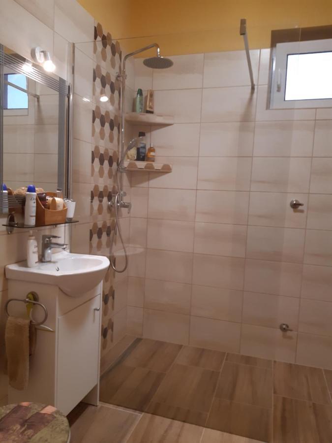 Herkules Apartman ザラカロシュ エクステリア 写真