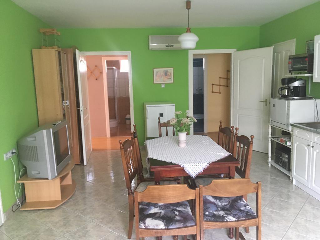 Herkules Apartman ザラカロシュ エクステリア 写真